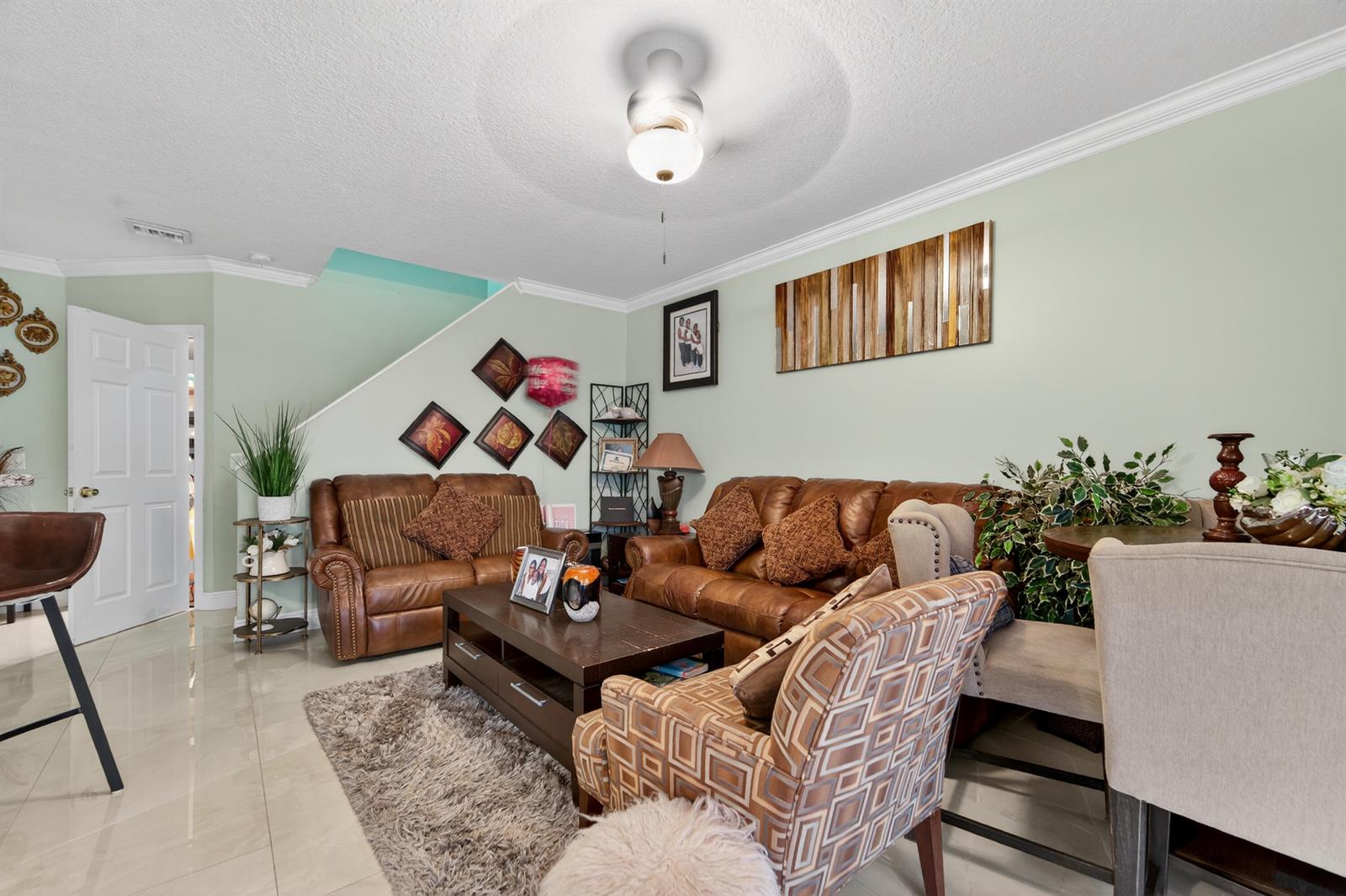 Ver detalles 162 3 / 1561 sq. ft. $ 2026-04-28 0 foto