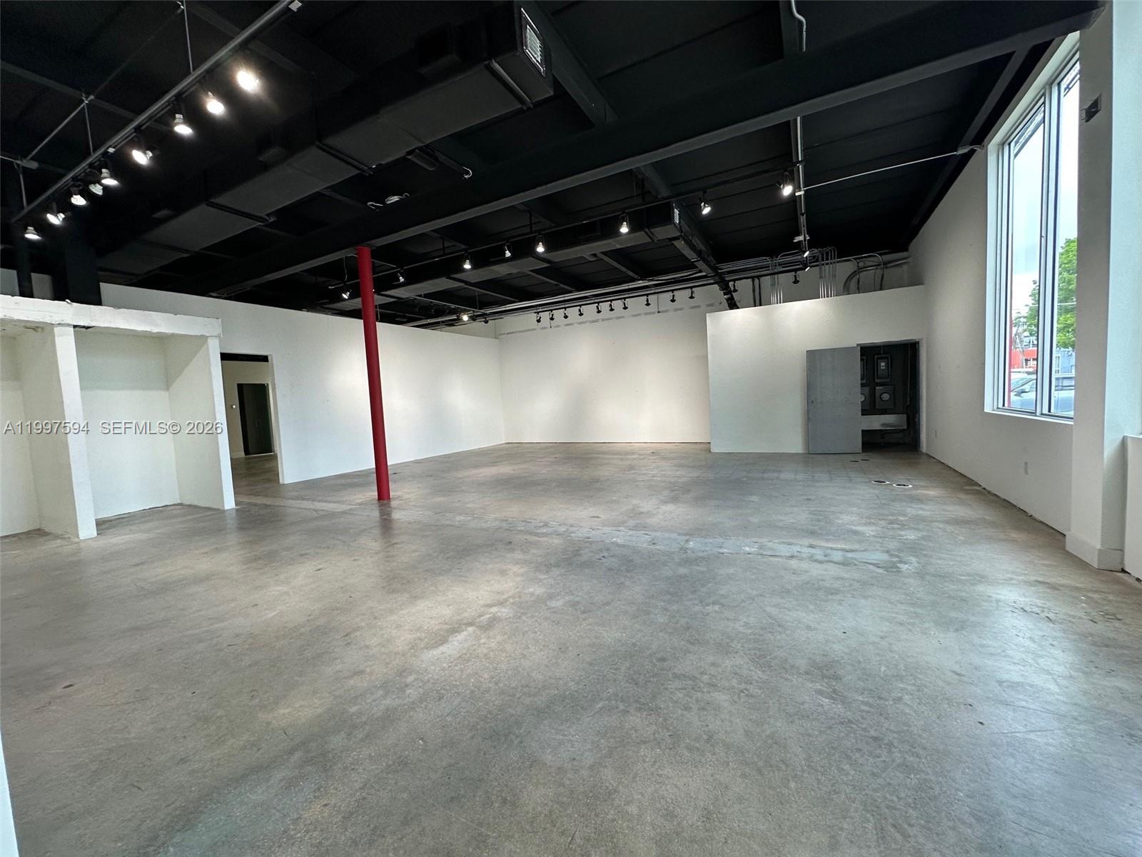 290  /   sq. ft. $ 2026-04-08 0 Photo