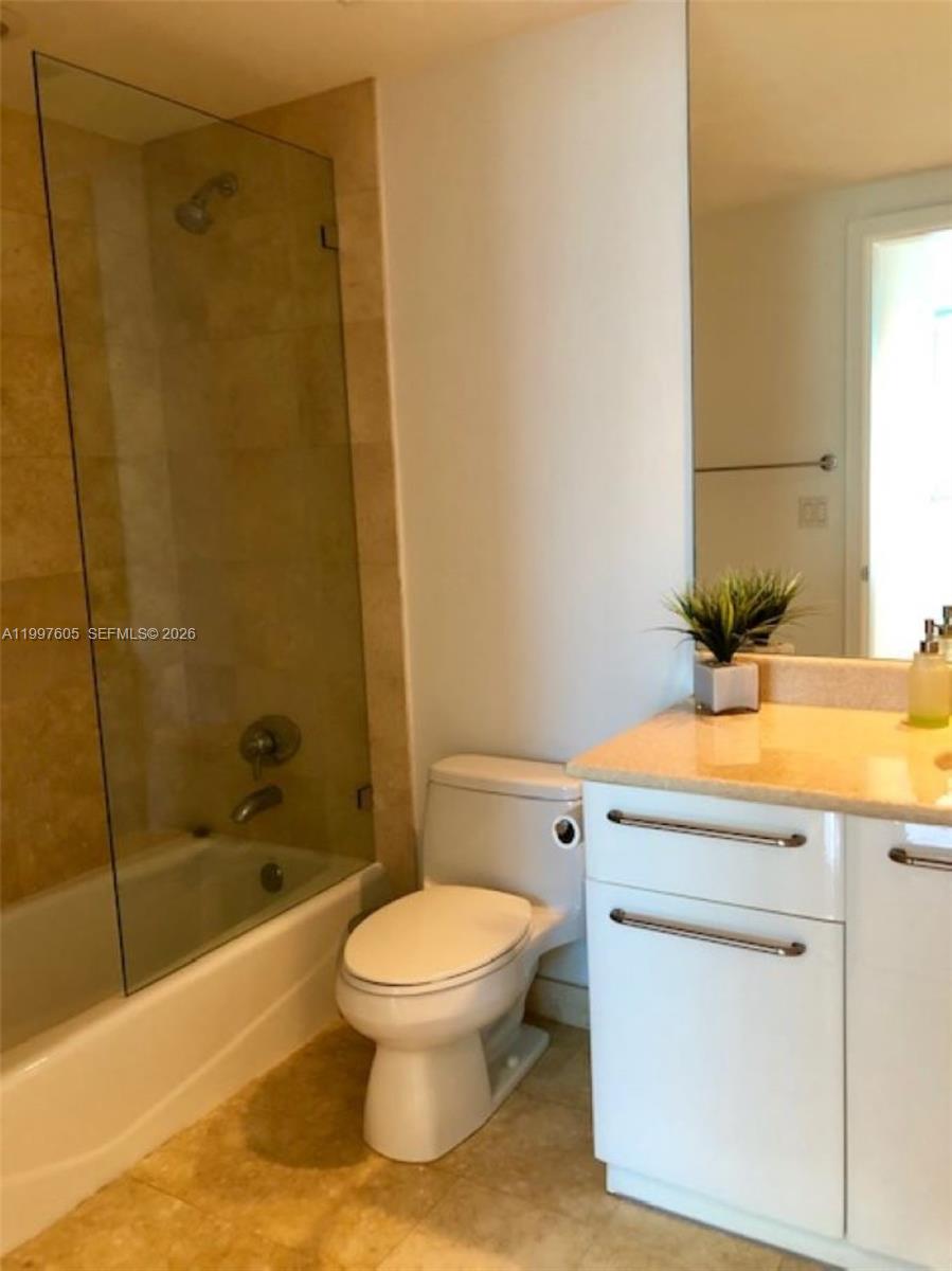 Photo of 3101 Ocean Dr  #2406, Hollywood, Florida, 33019 - second bathroom