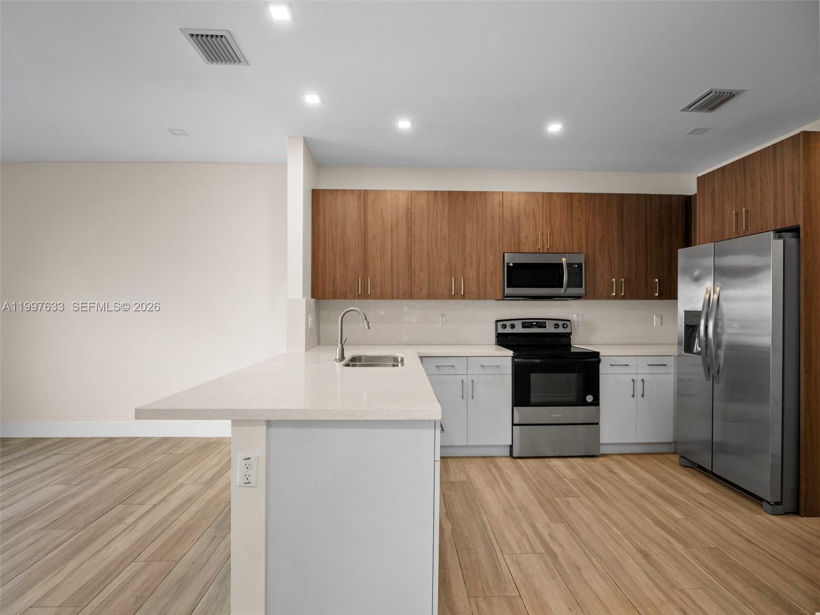   /  2830 sq. ft. $ 2026-04-08 0 Photo