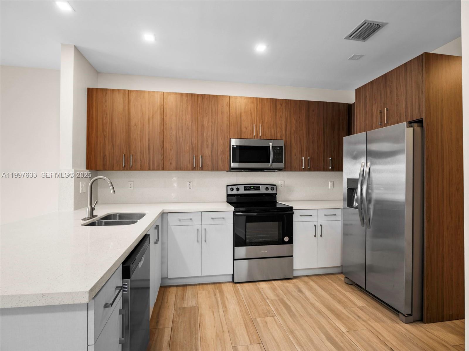   /  2830 sq. ft. $ 2026-04-08 0 Photo