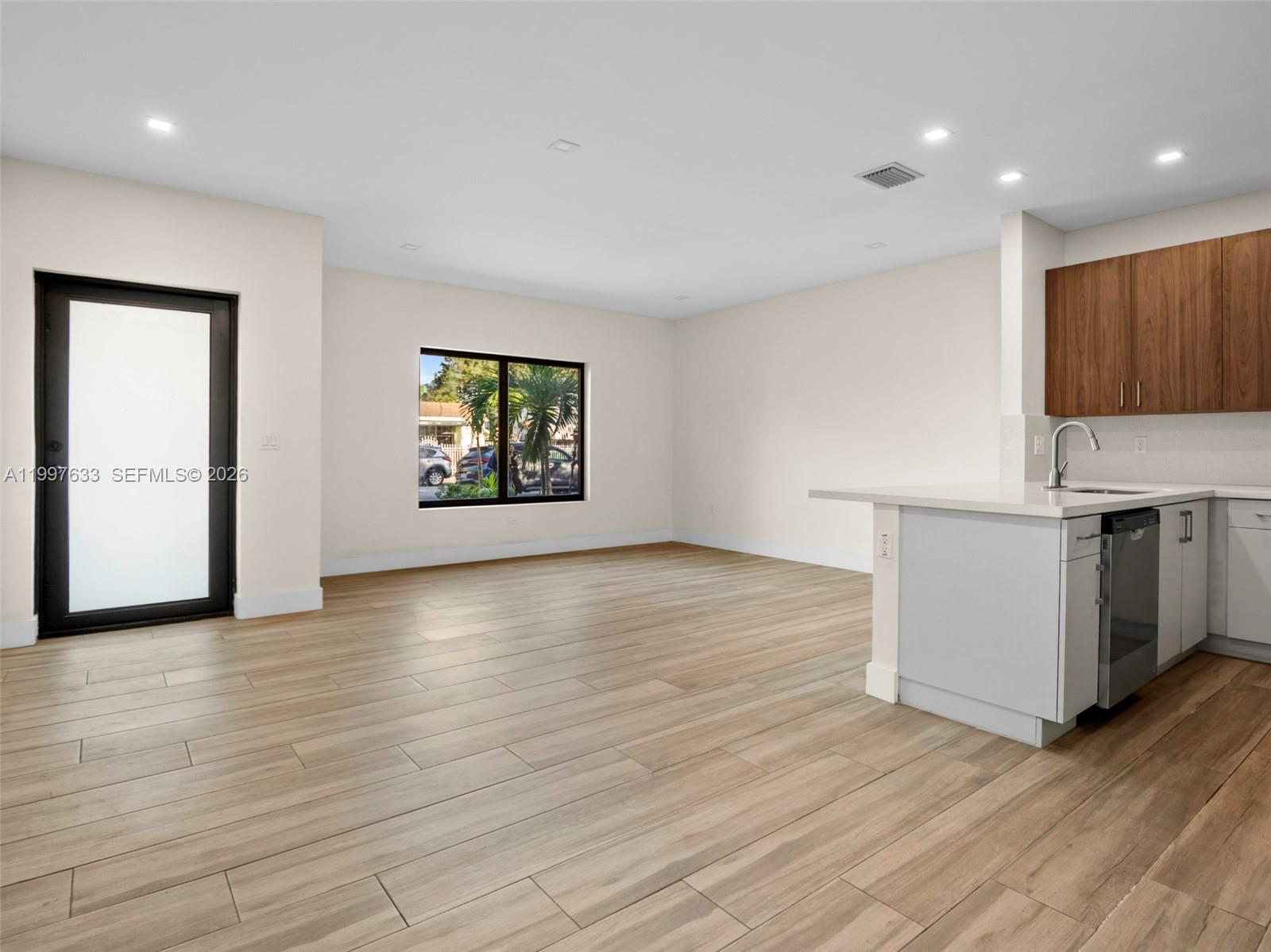   /  2830 sq. ft. $ 2026-04-08 0 Photo