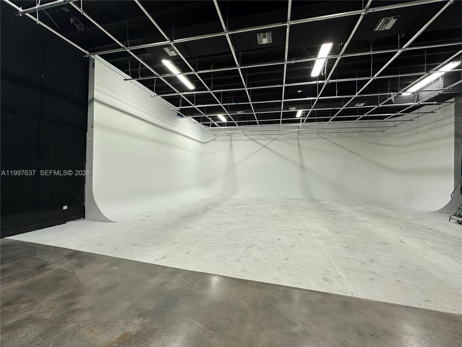   /   sq. ft. $ 2026-04-08 0 Photo