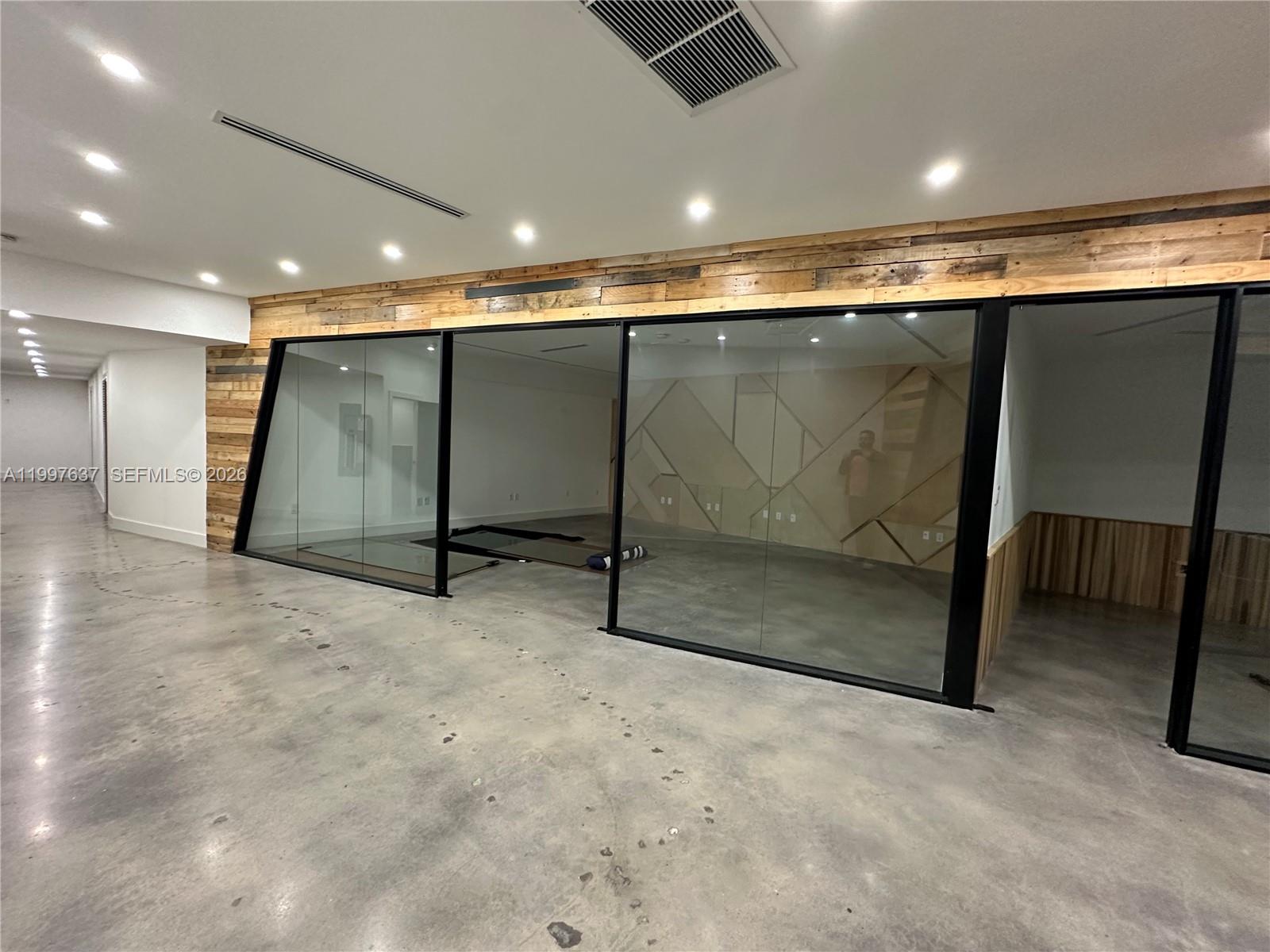   /   sq. ft. $ 2026-04-08 0 Photo