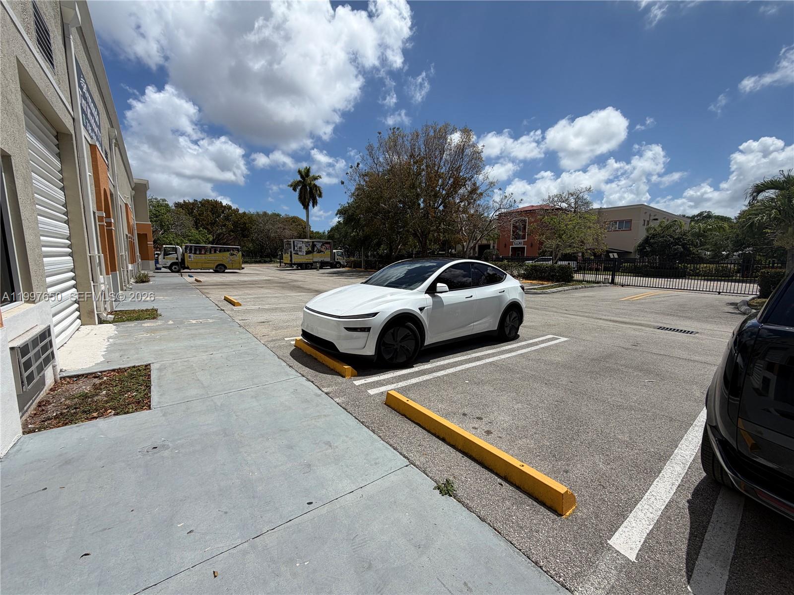 14911  /   sq. ft. $ 2026-04-08 0 Photo