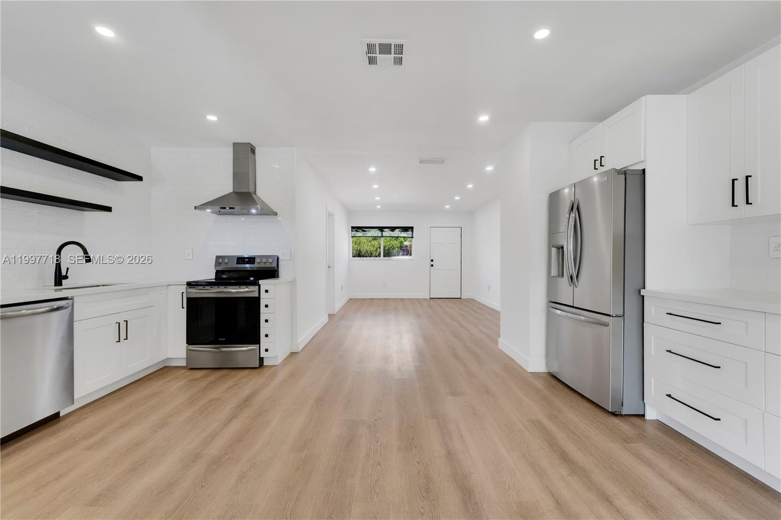 See details / 2169 sq. ft. $ 2026-04-09 0 Photo