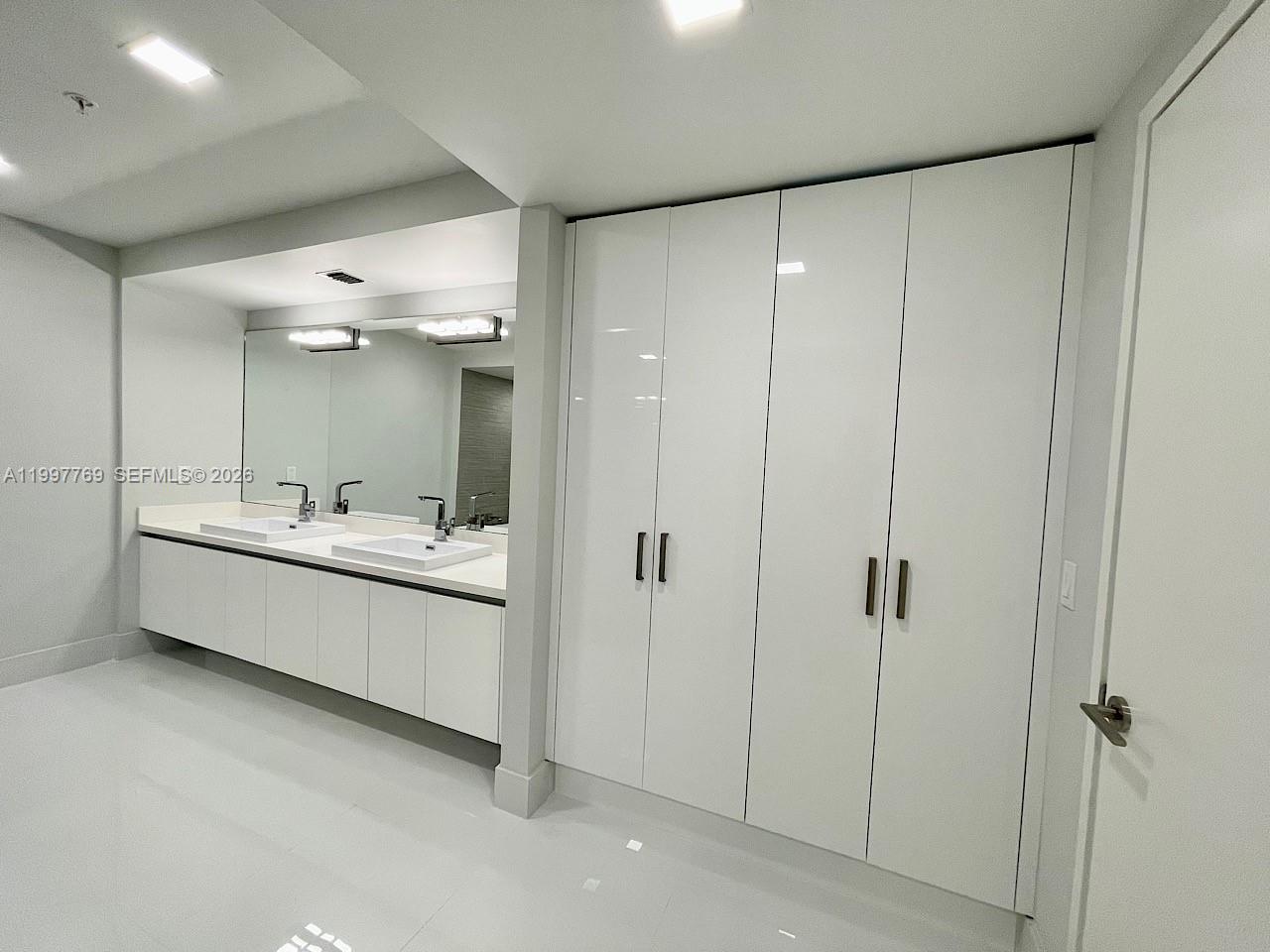 5-905 2 / 3 1541 sq. ft. $ 2026-04-09 0 Photo