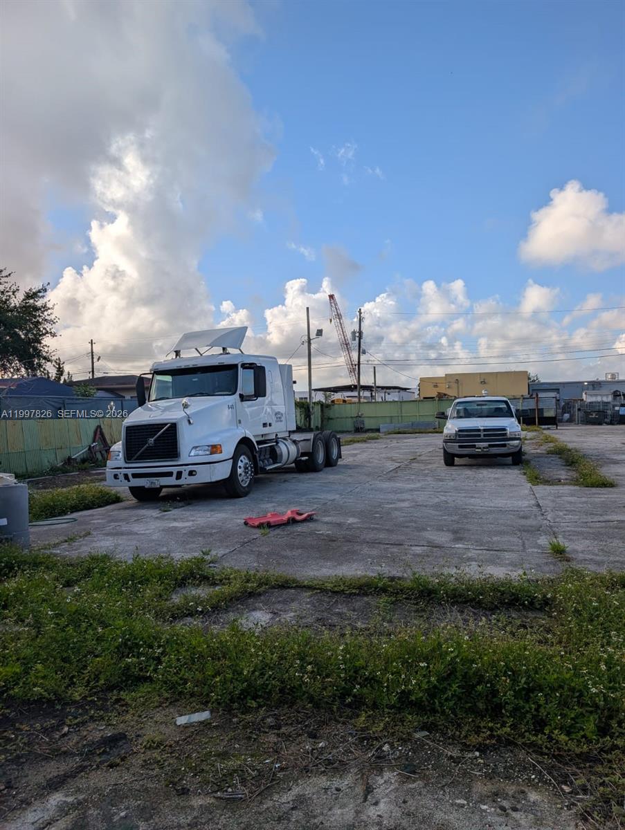   /   sq. ft. $ 2026-04-22 0 Photo