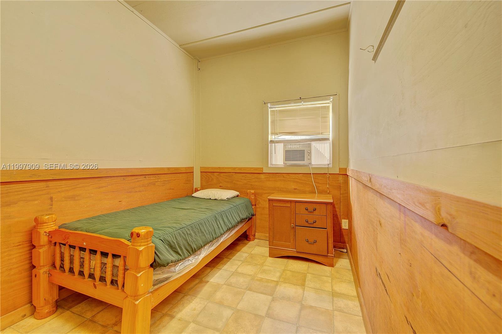   /   sq. ft. $ 2026-05-04 0 foto