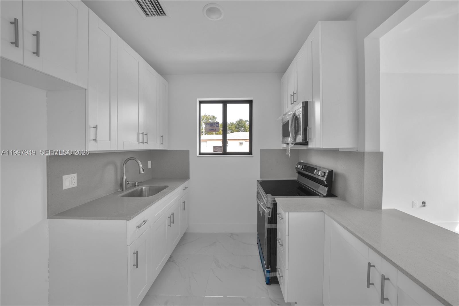   /  2475 sq. ft. $ 2026-04-09 0 Photo