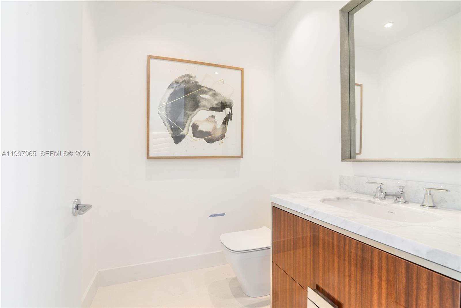 2302 3 / 4 2137 кв.футов $ 2026-04-09 0 Фото