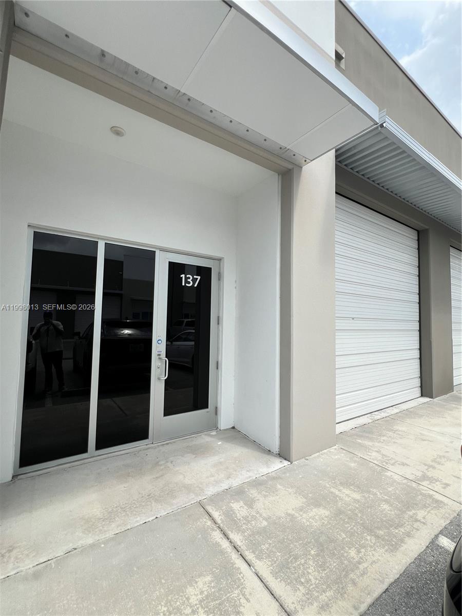 137  /   sq. ft. $ 2026-04-09 0 Photo