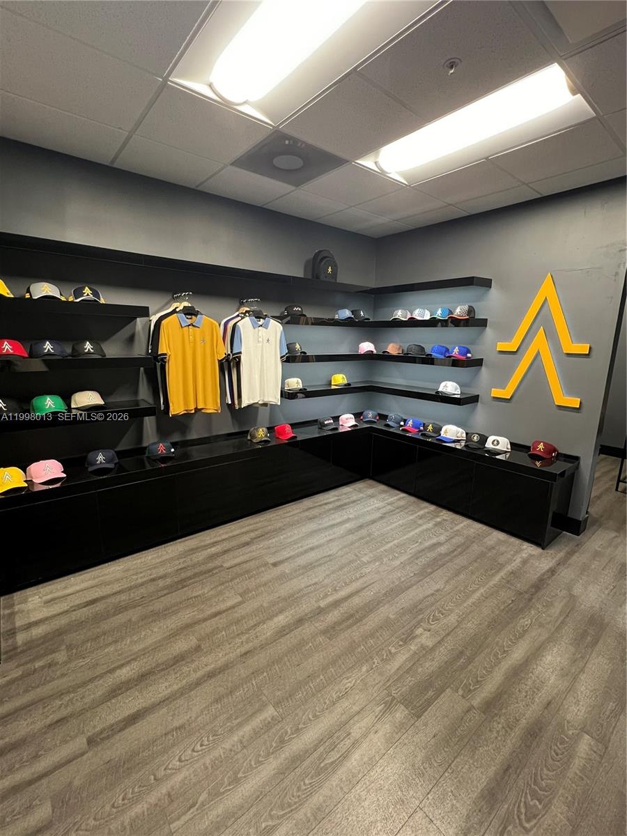 137  /   sq. ft. $ 2026-04-09 0 Photo