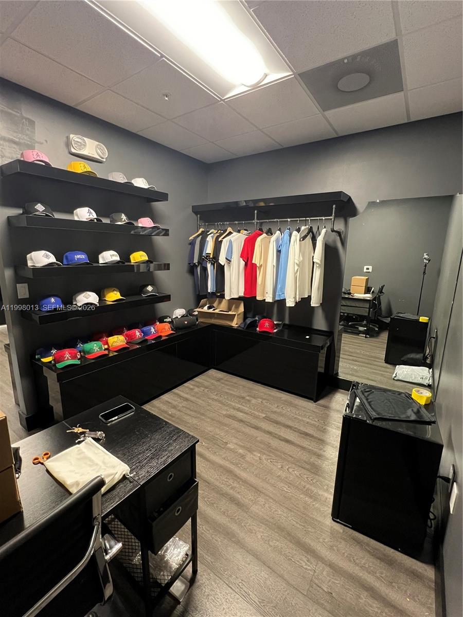 137  /   sq. ft. $ 2026-04-09 0 Photo