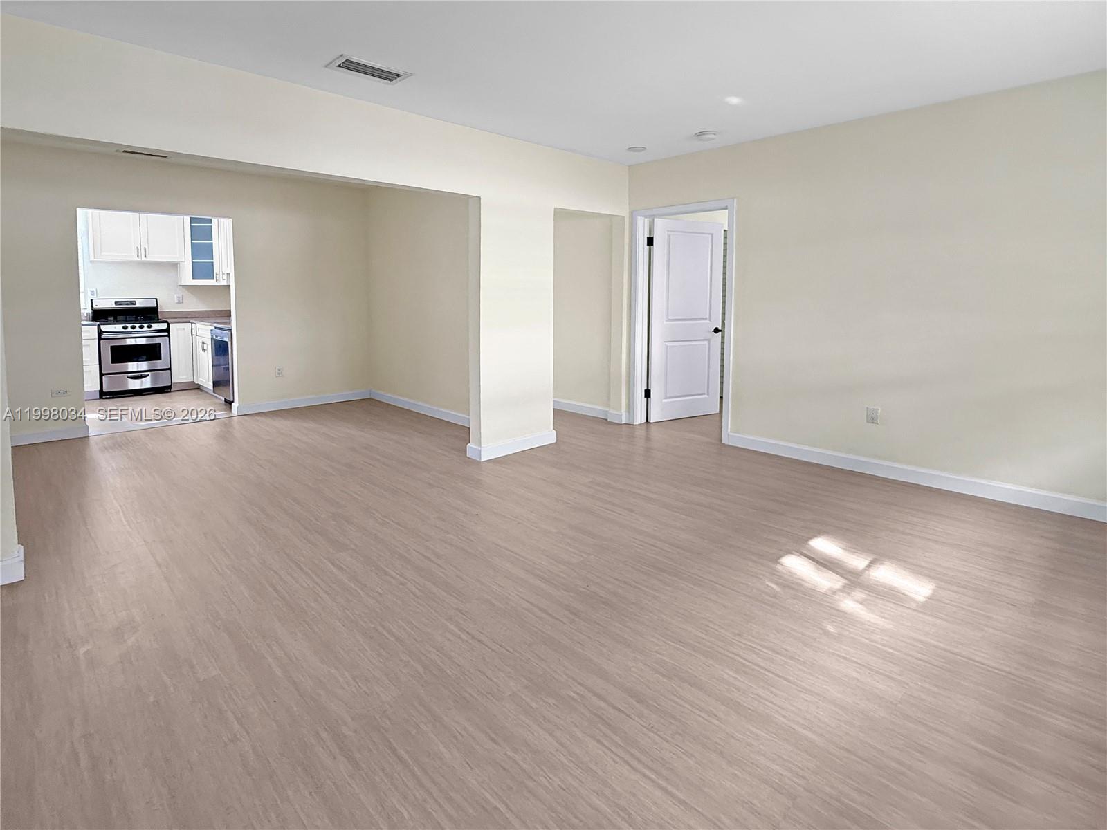   /  3600 sq. ft. $ 2026-04-09 0 Photo