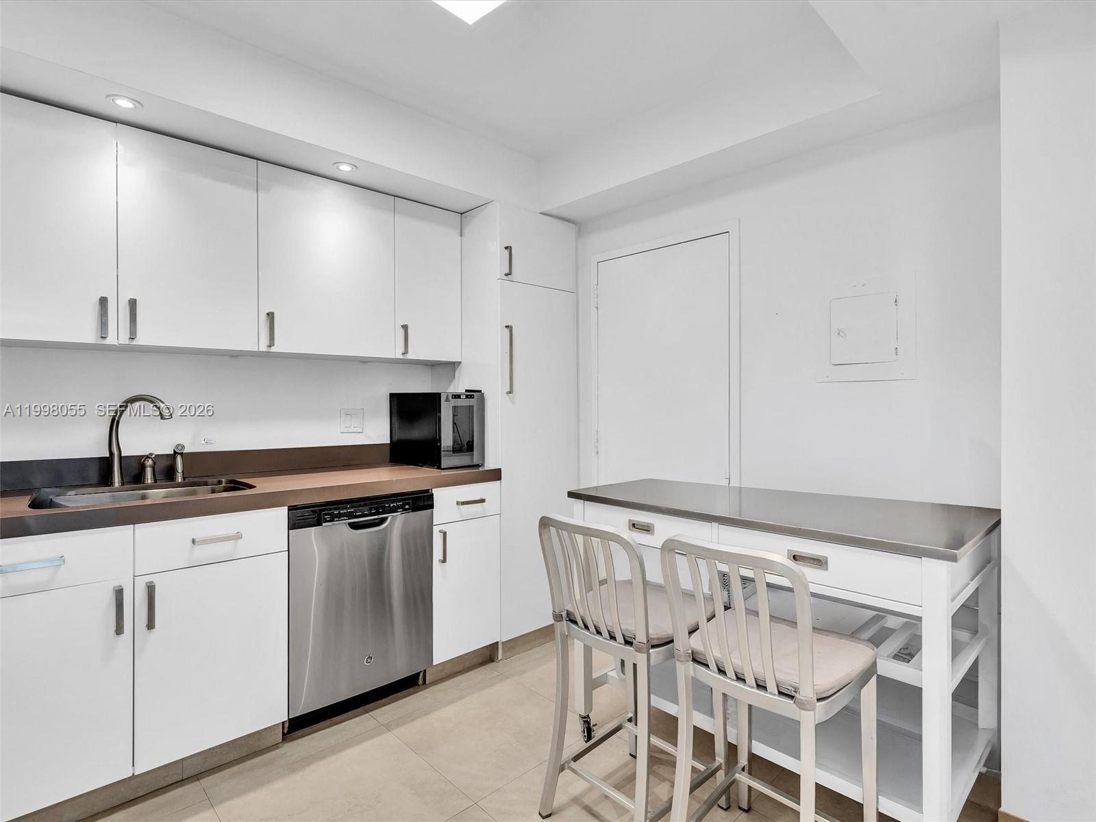 1132 2 / 2 1295 sq. ft. $ 2026-04-09 0 Photo