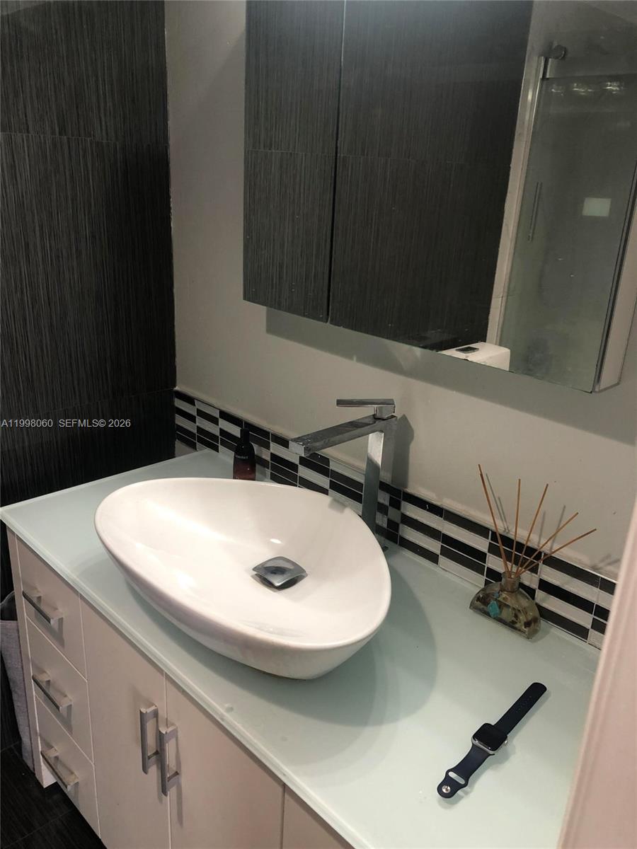 Photo of 2101 Ocean Dr  #1505, Hollywood, Florida, 33019 - 