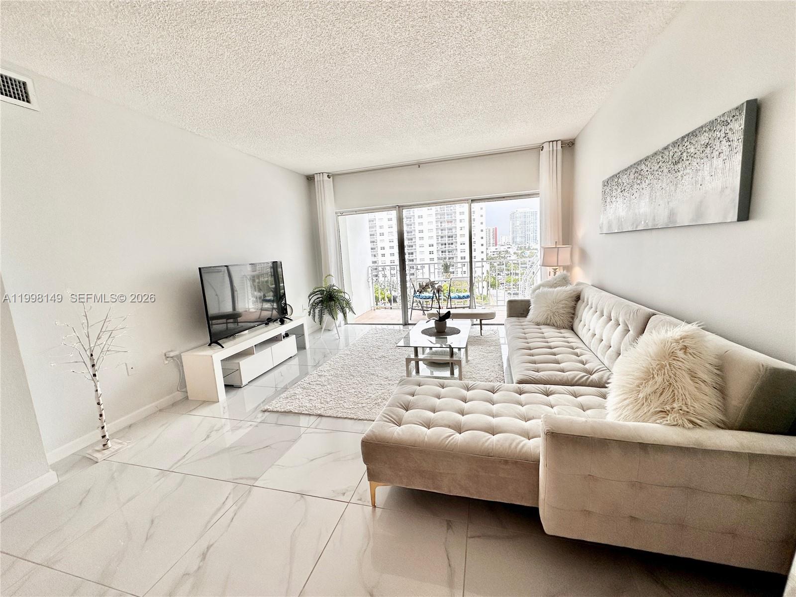 717 1 / 2 762 sq. ft. $ 2026-05-22 0 Photo