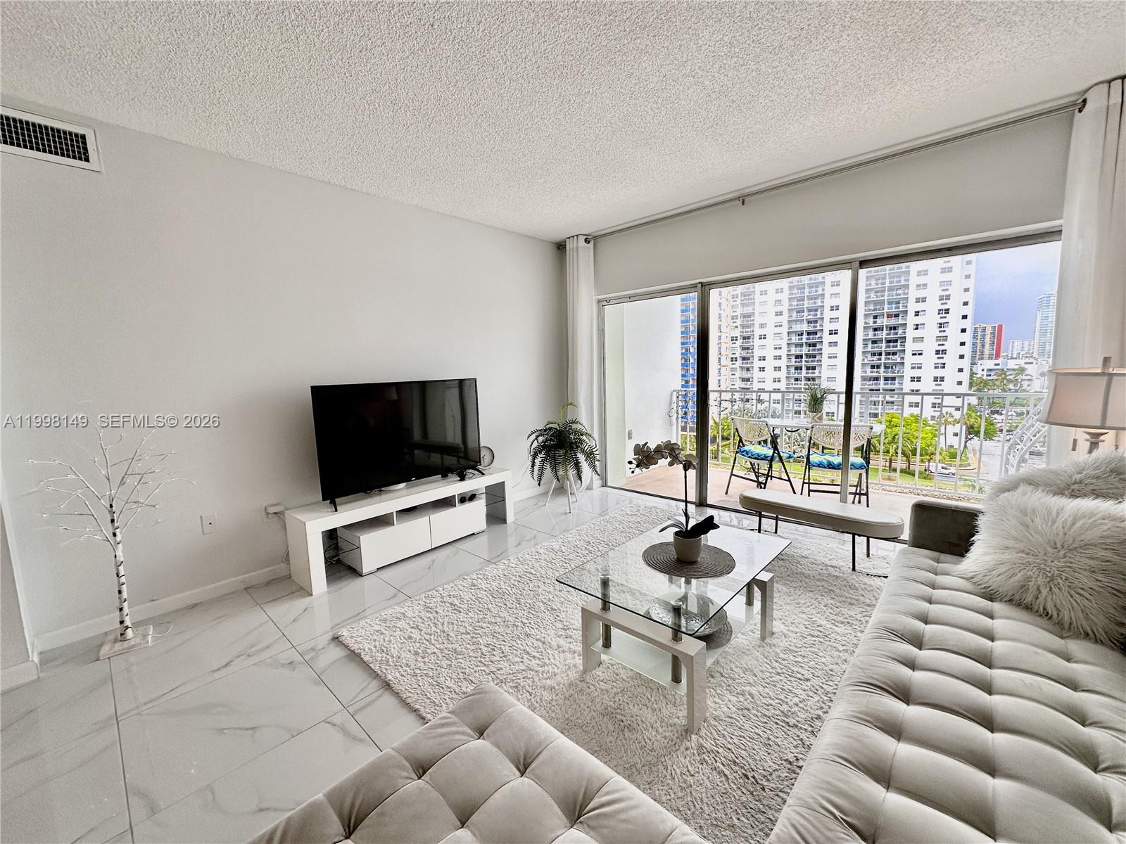 717 1 / 2 762 sq. ft. $ 2026-05-22 0 Photo