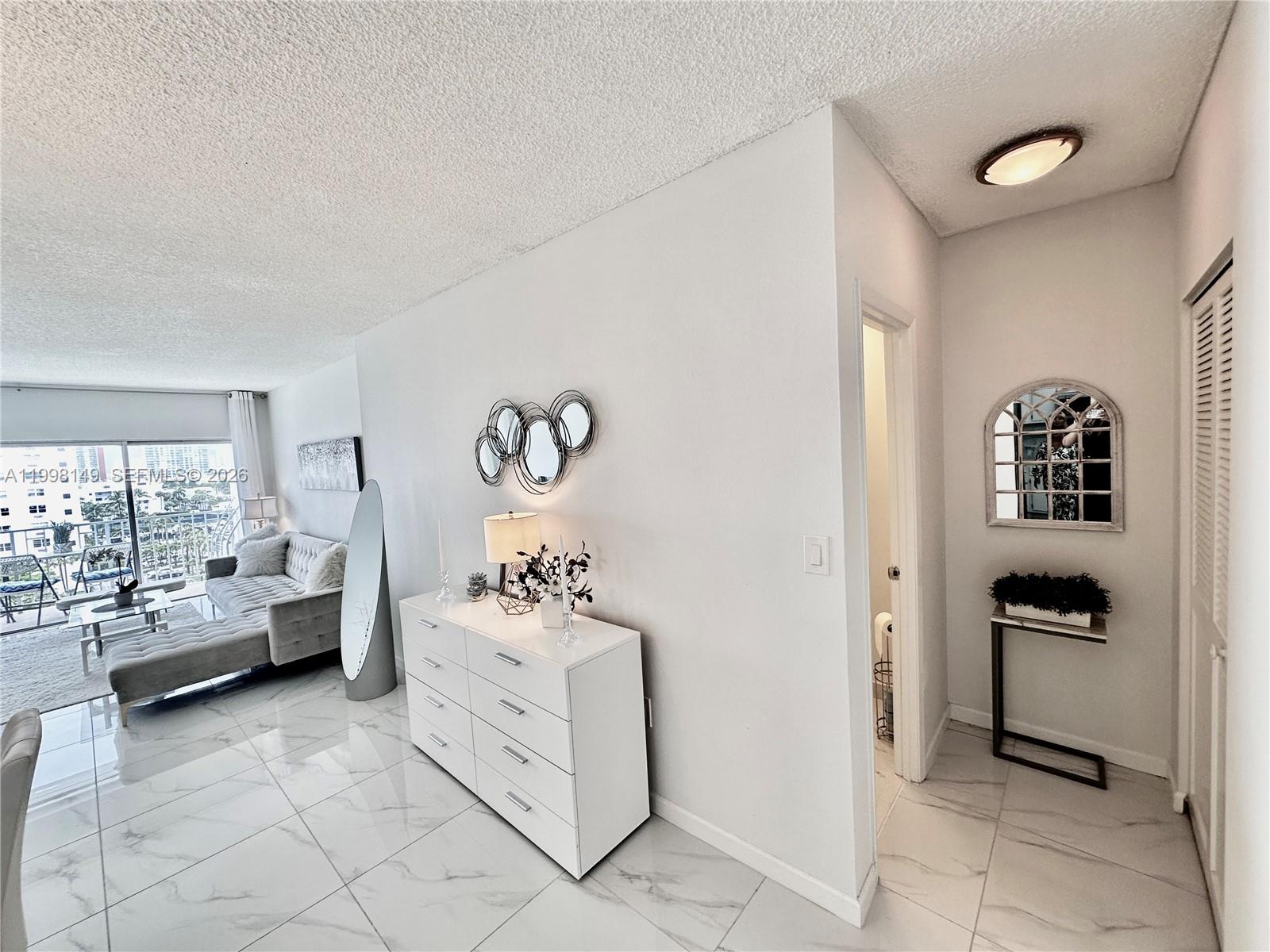 717 1 / 2 762 sq. ft. $ 2026-05-22 0 Photo
