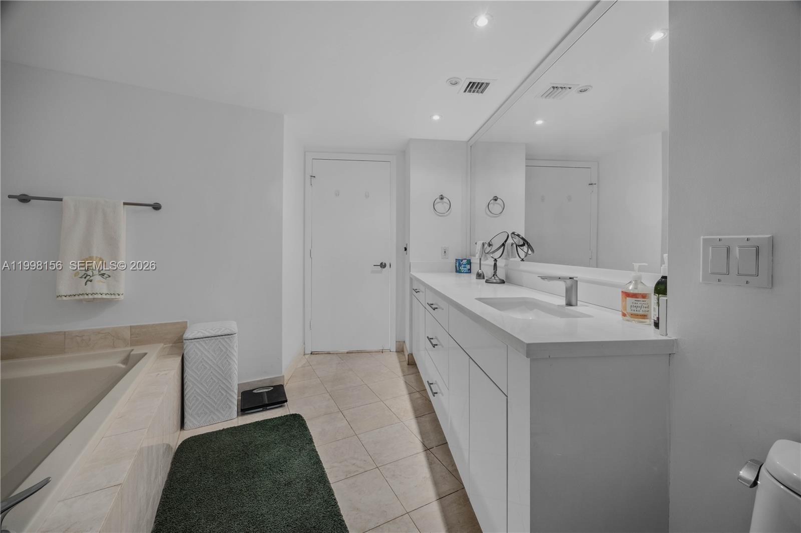 1910 2 / 2 1300 sq. ft. $ 2026-04-09 0 Photo