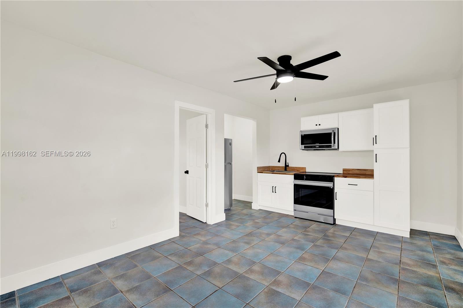   /  978 sq. ft. $ 2026-04-30 0 Photo