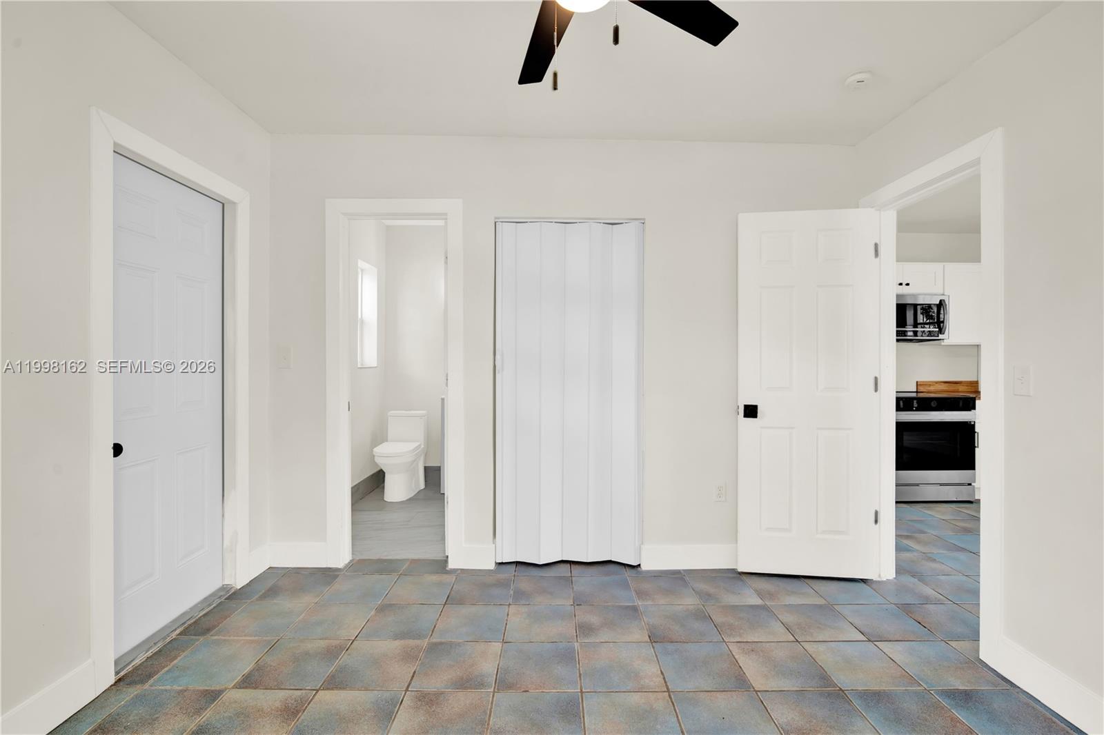  /  978 sq. ft. $ 2026-04-30 0 Photo