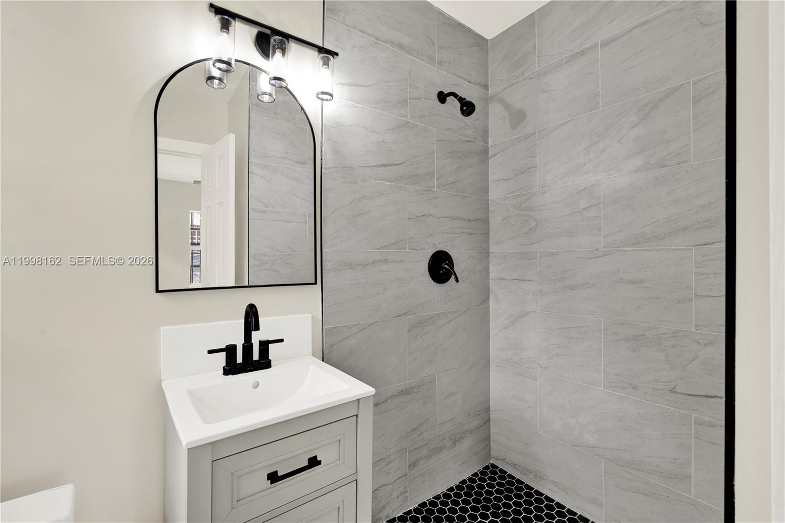   /  978 sq. ft. $ 2026-04-30 0 Photo