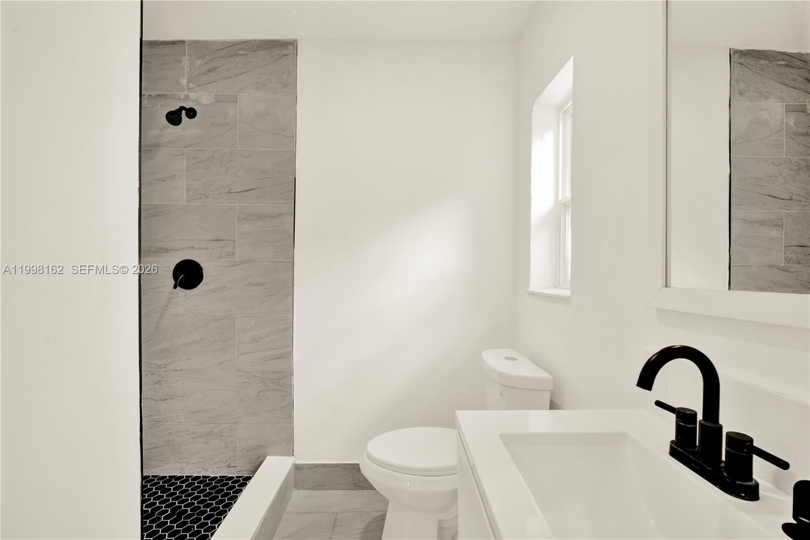   /  978 sq. ft. $ 2026-04-30 0 Photo