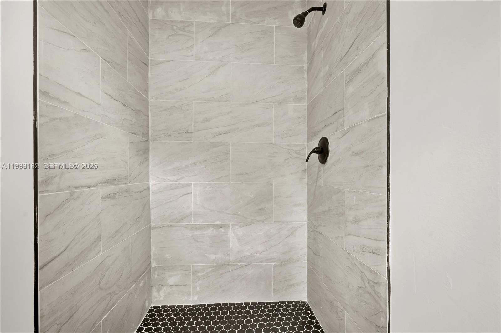   /  978 sq. ft. $ 2026-04-30 0 Photo