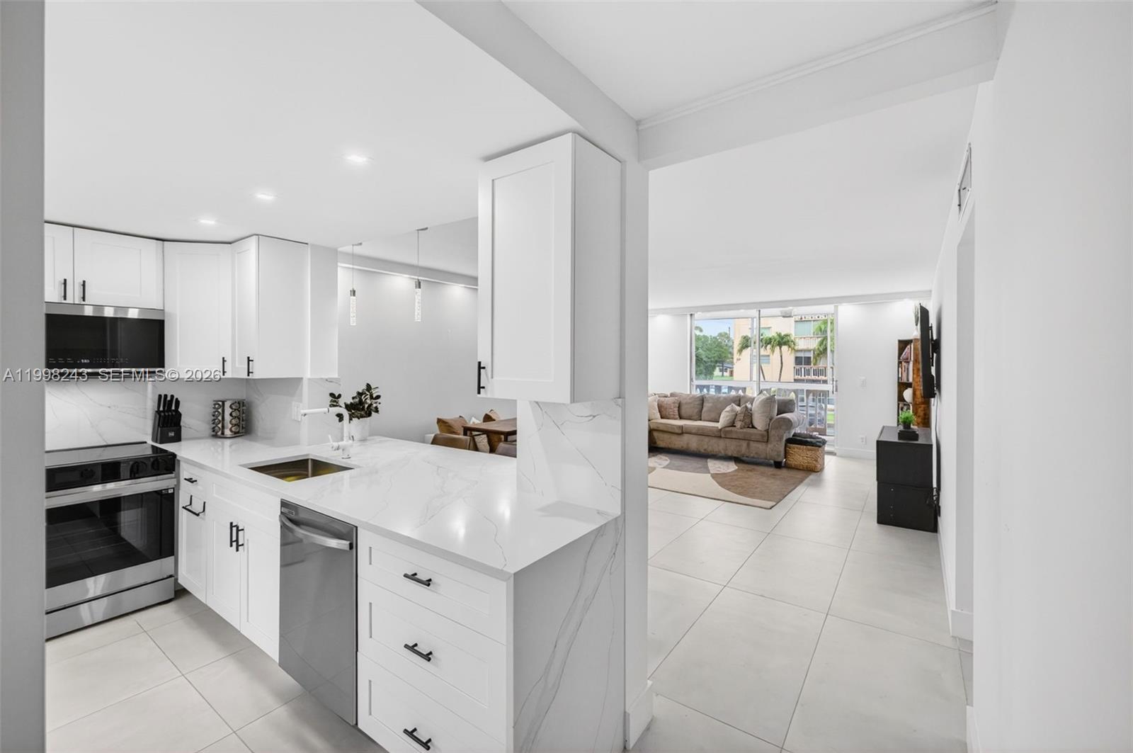 Photo of 420 12th Ave #202, Hallandale Beach, Florida, 33009 -