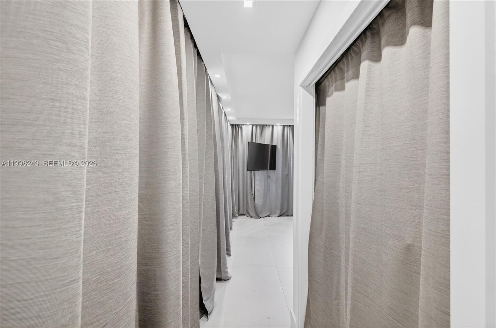 Photo of 420 12th Ave #202, Hallandale Beach, Florida, 33009 -