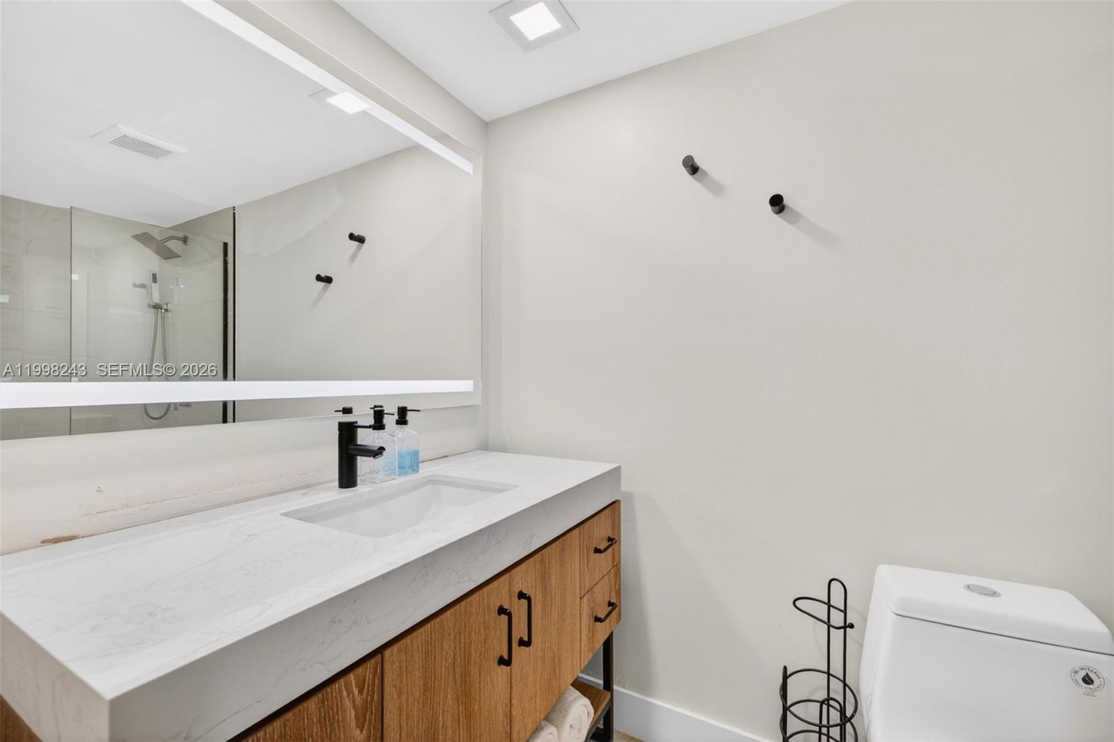 Photo of 420 12th Ave #202, Hallandale Beach, Florida, 33009 -