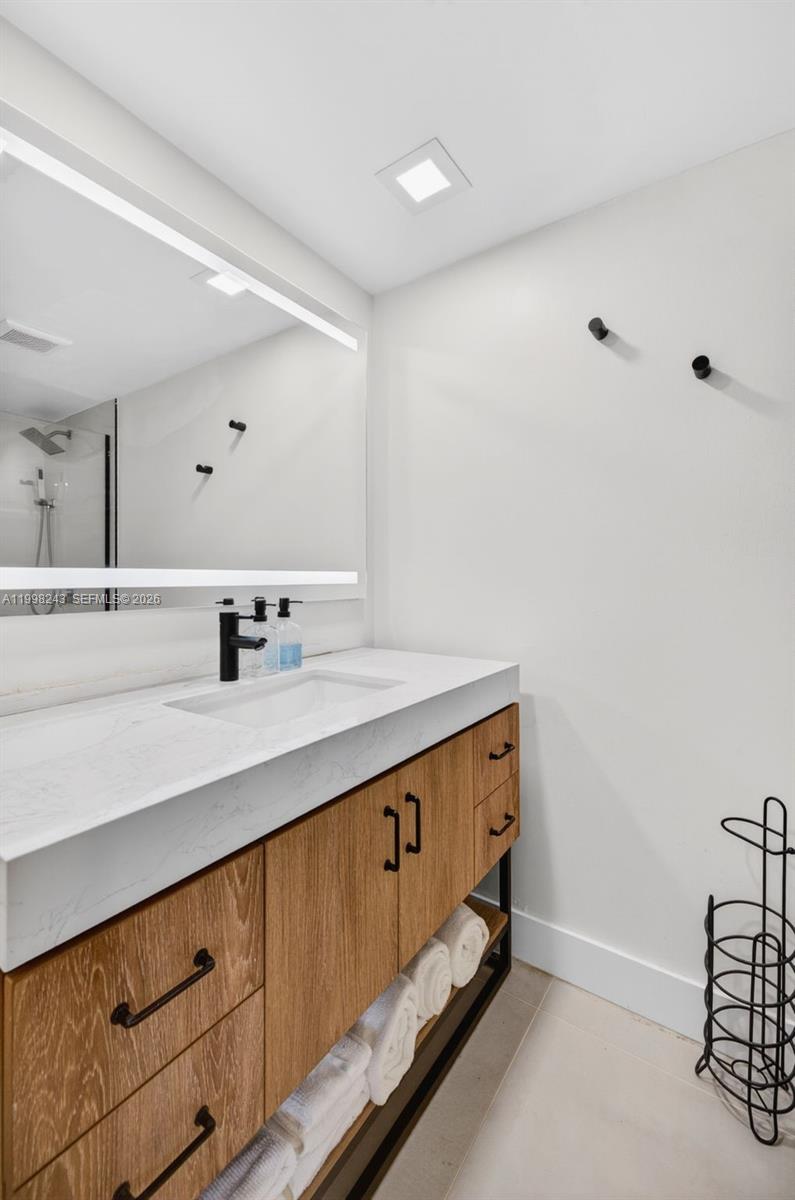 Photo of 420 12th Ave #202, Hallandale Beach, Florida, 33009 -