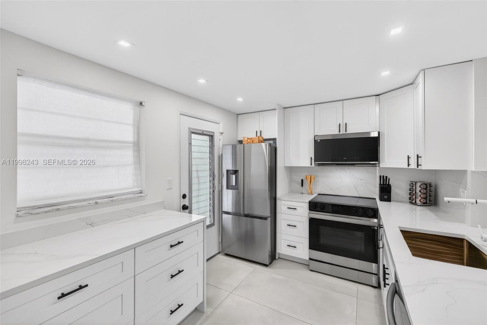 Photo of 420 12th Ave #202, Hallandale Beach, Florida, 33009 -