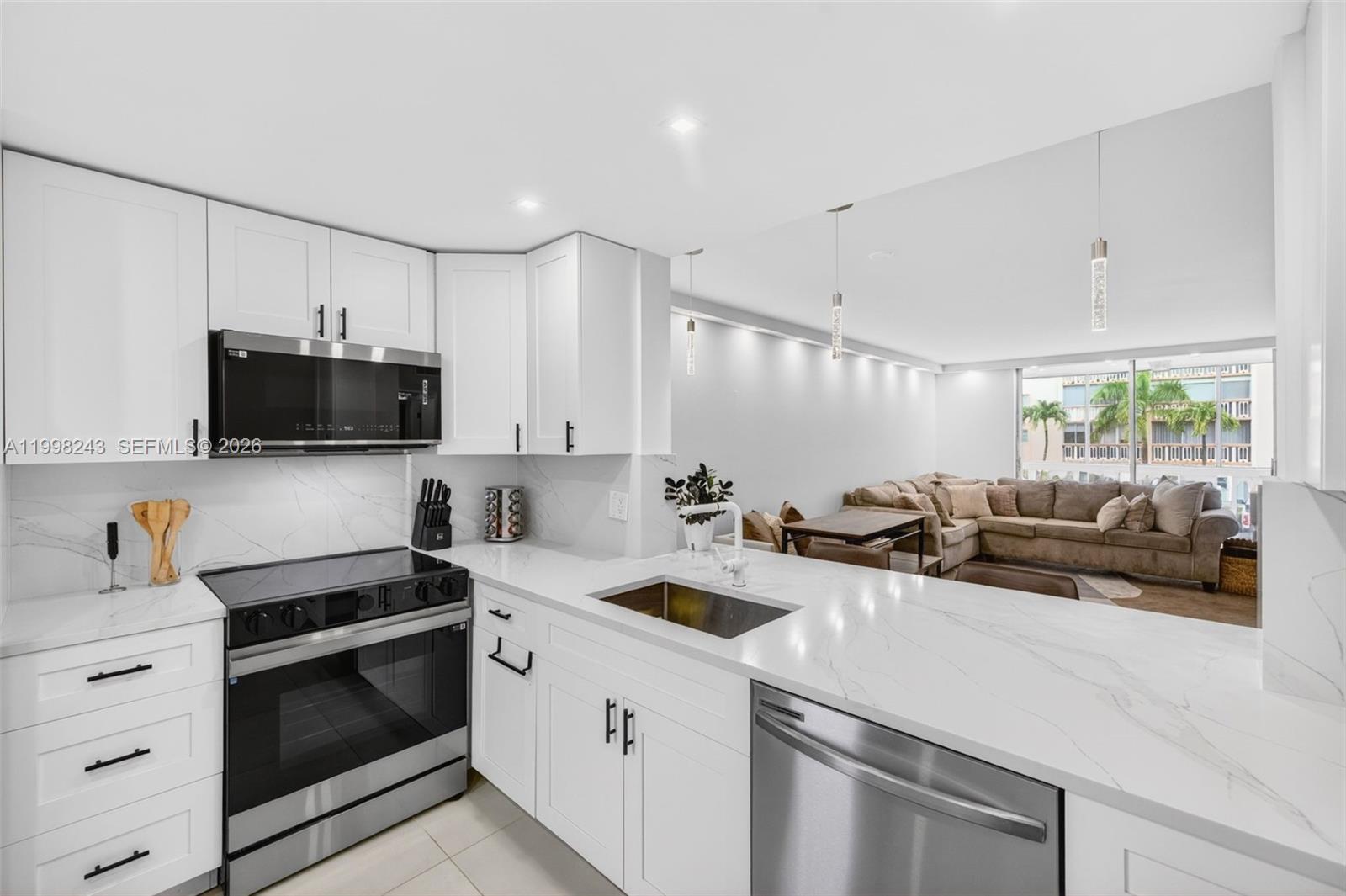 Photo of 420 12th Ave #202, Hallandale Beach, Florida, 33009 -