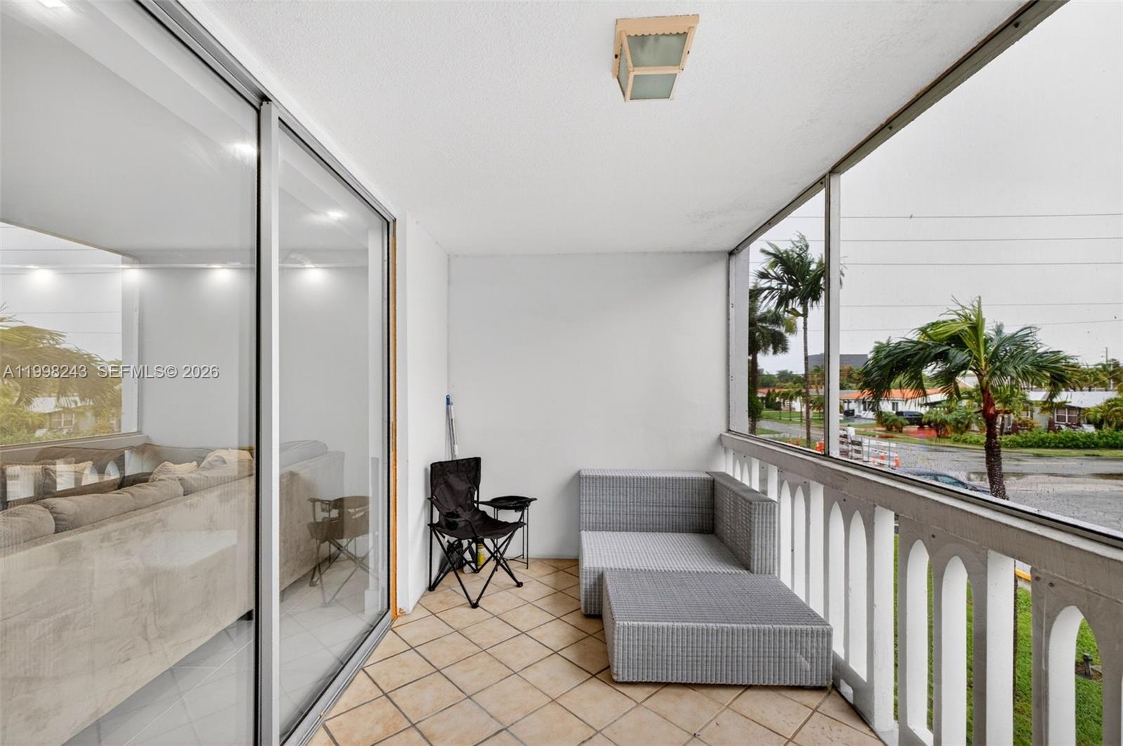 Photo of 420 12th Ave #202, Hallandale Beach, Florida, 33009 -