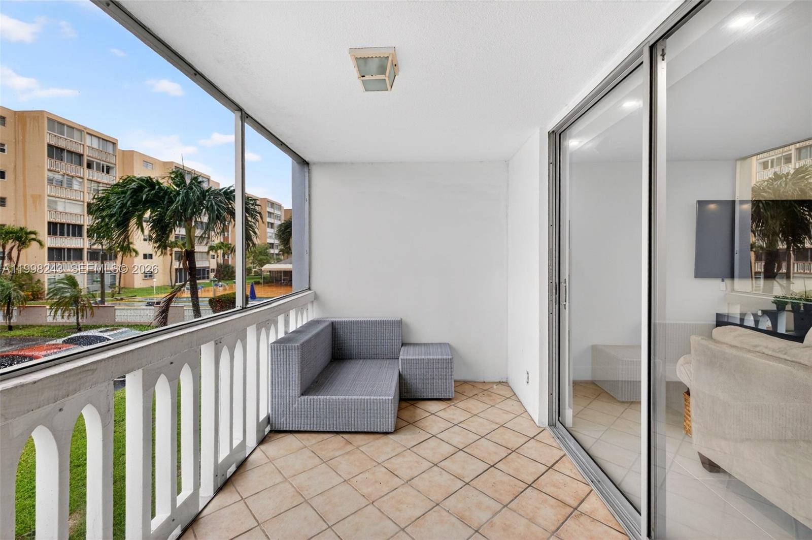 Photo of 420 12th Ave #202, Hallandale Beach, Florida, 33009 -