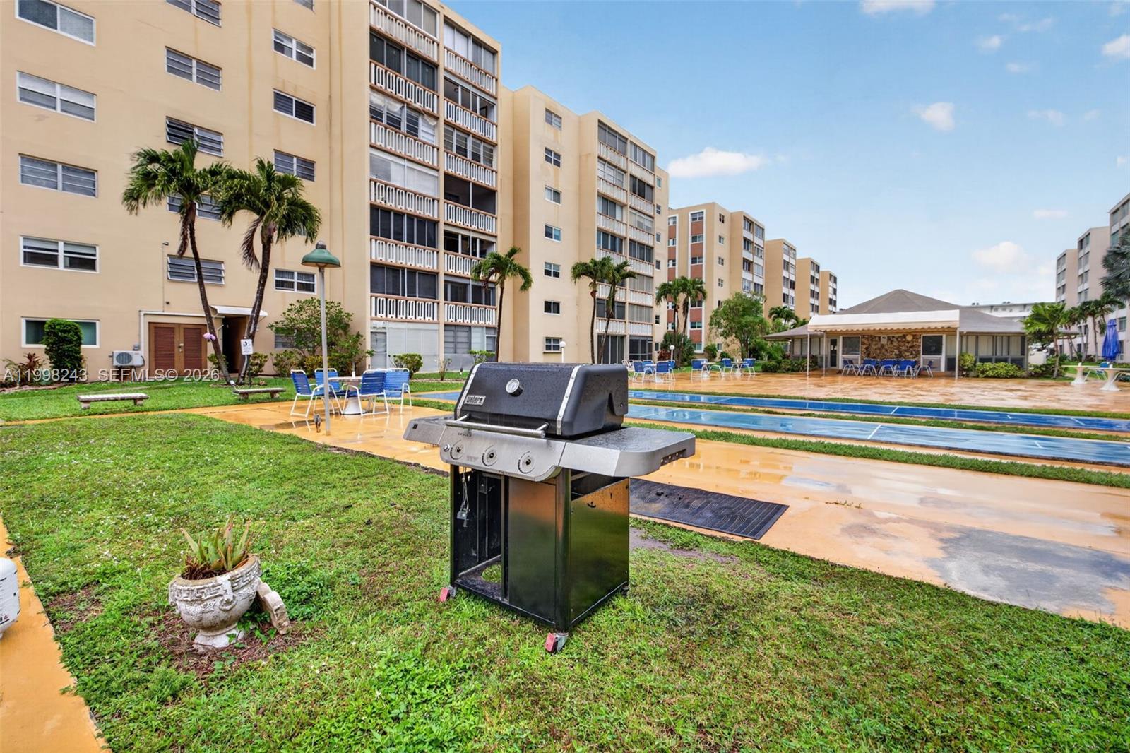 Photo of 420 12th Ave #202, Hallandale Beach, Florida, 33009 -