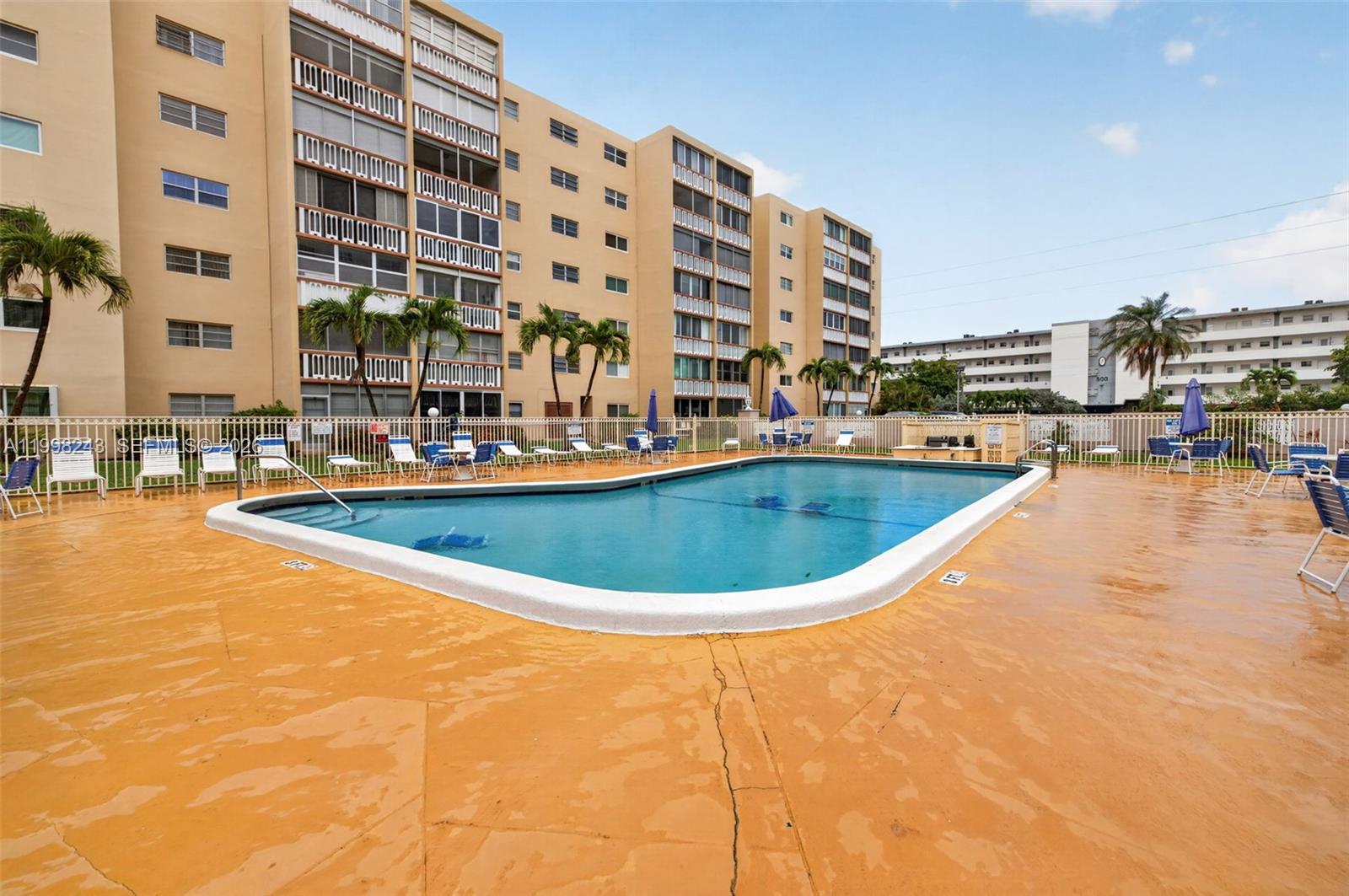 Photo of 420 12th Ave #202, Hallandale Beach, Florida, 33009 -