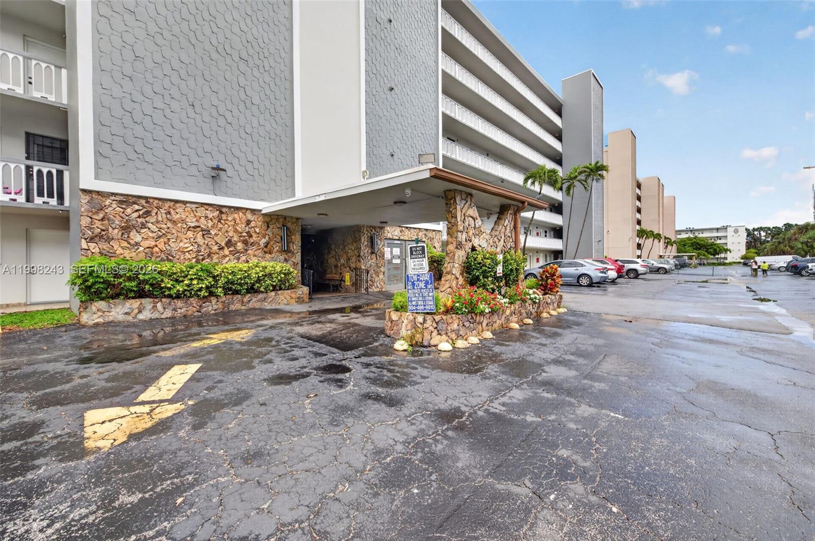 Photo of 420 12th Ave #202, Hallandale Beach, Florida, 33009 -