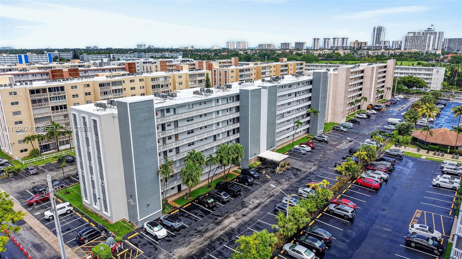 Photo of 420 12th Ave #202, Hallandale Beach, Florida, 33009 -