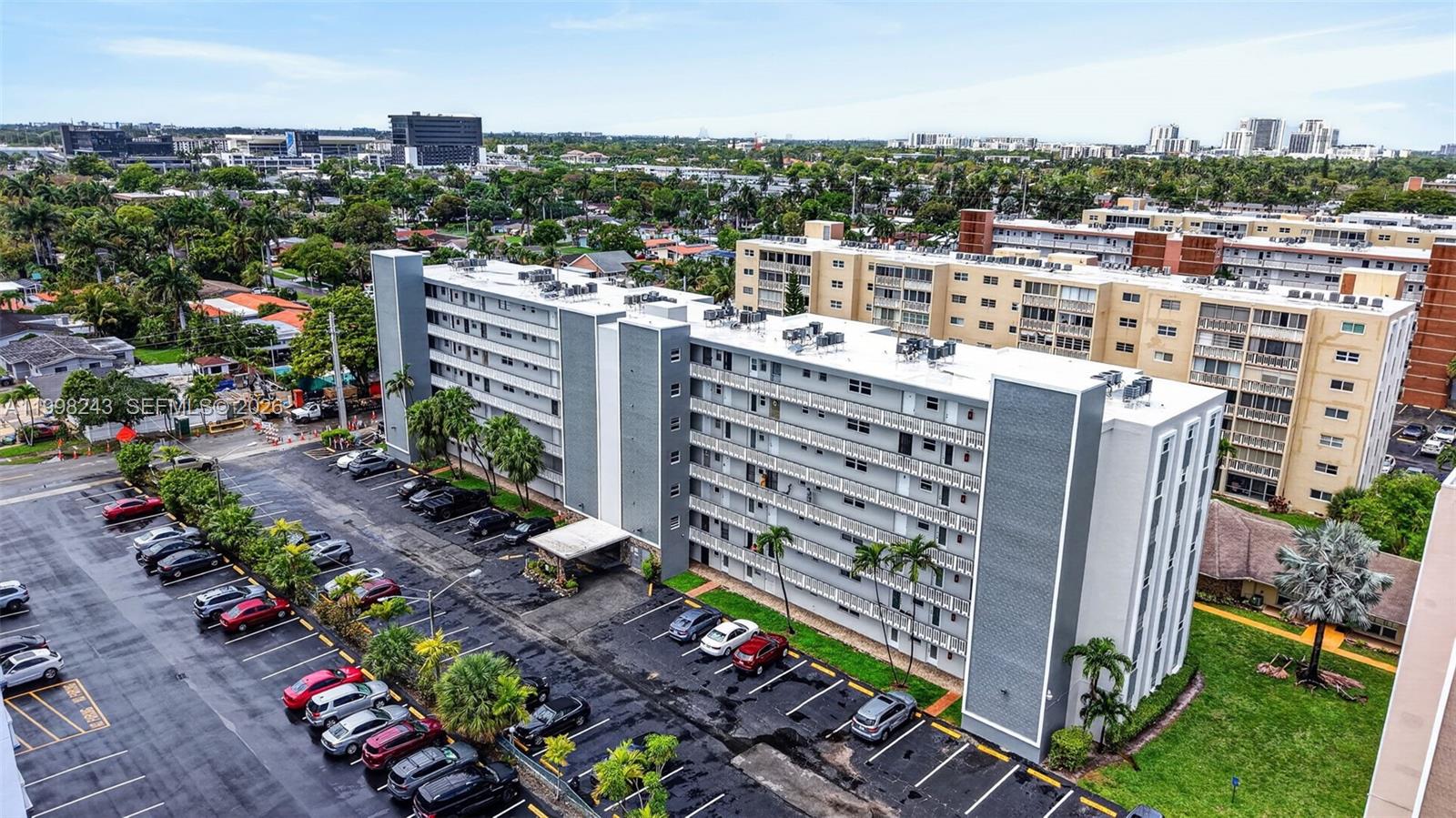 Photo of 420 12th Ave #202, Hallandale Beach, Florida, 33009 -