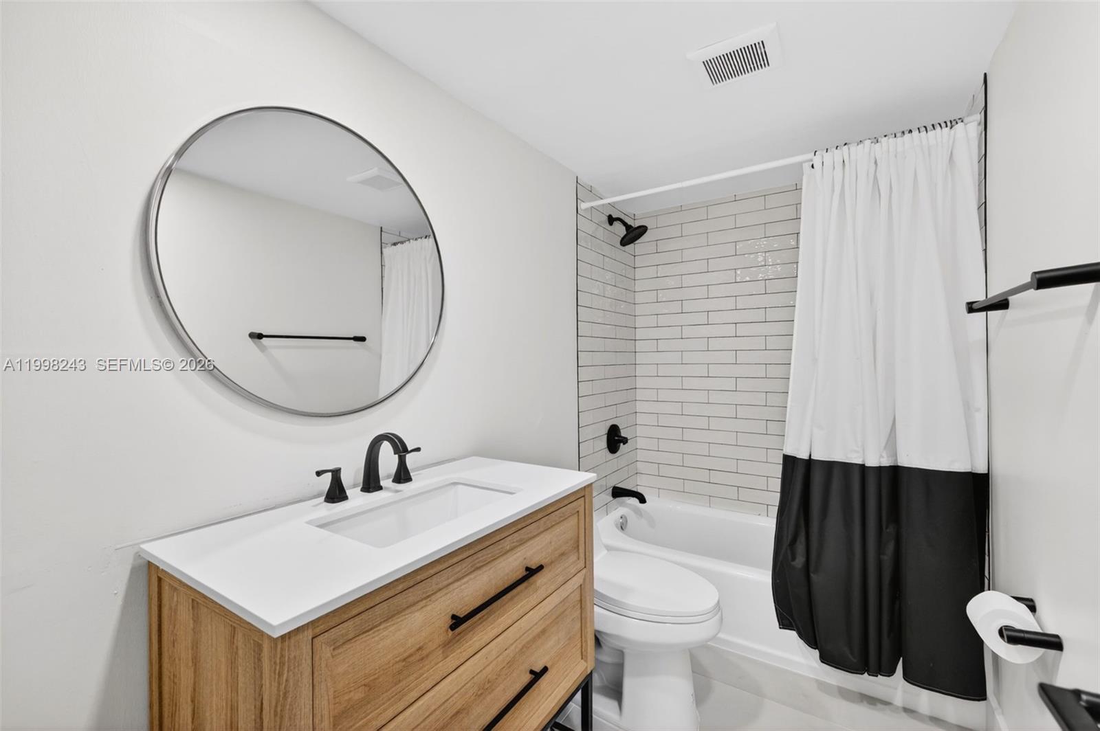 Photo of 420 12th Ave #202, Hallandale Beach, Florida, 33009 -