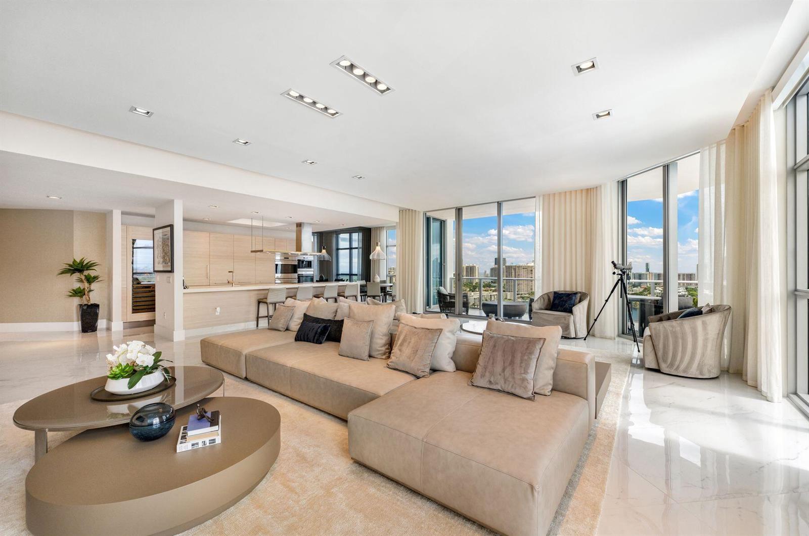 Photo of 17301 Biscayne  #Ph-7, North Miami Beach, Florida, 33160 - 17301 Biscayne Blvd_1oakstudios_08