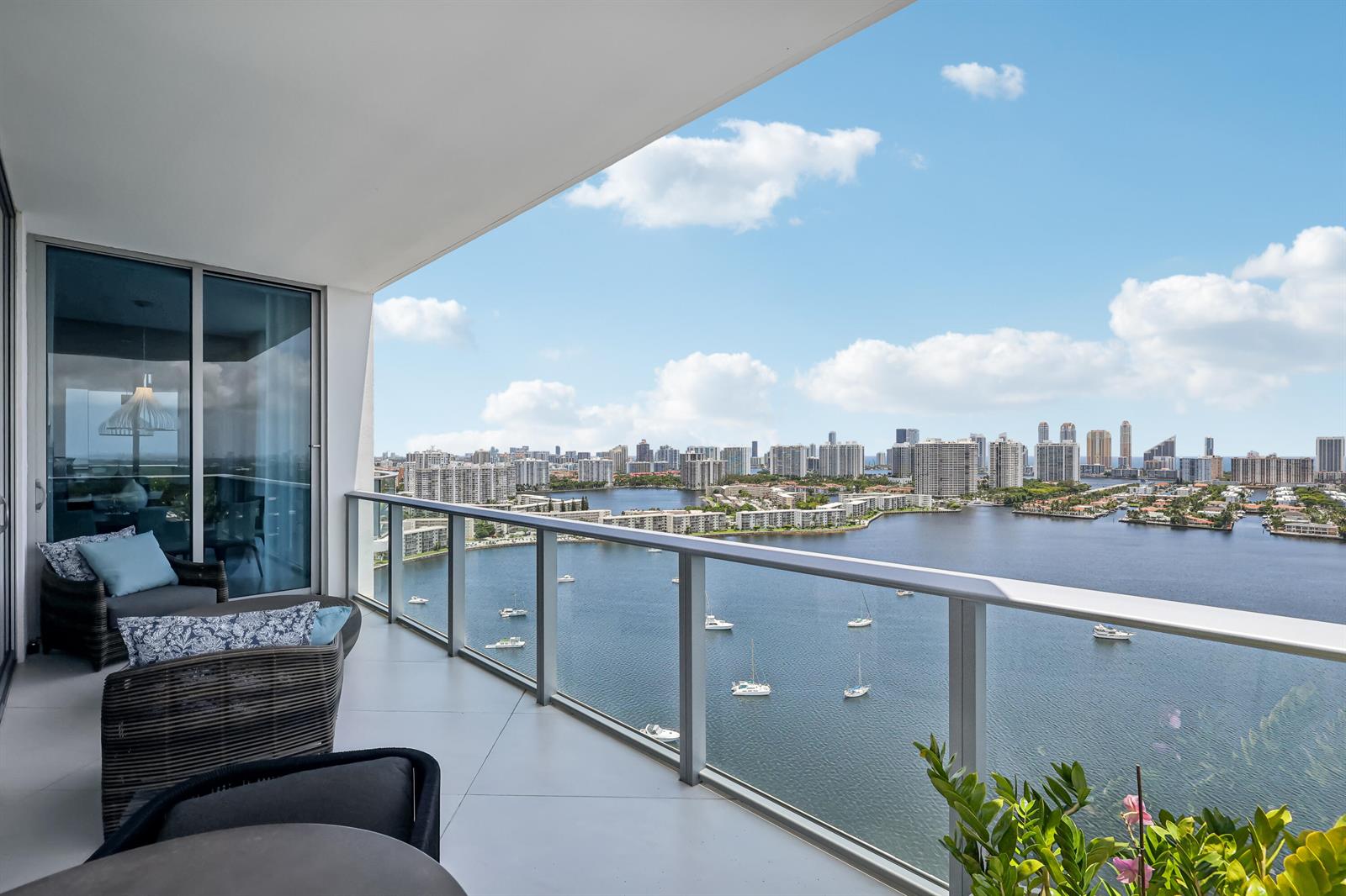 Photo of 17301 Biscayne  #Ph-7, North Miami Beach, Florida, 33160 - Biscayne Blvd-045