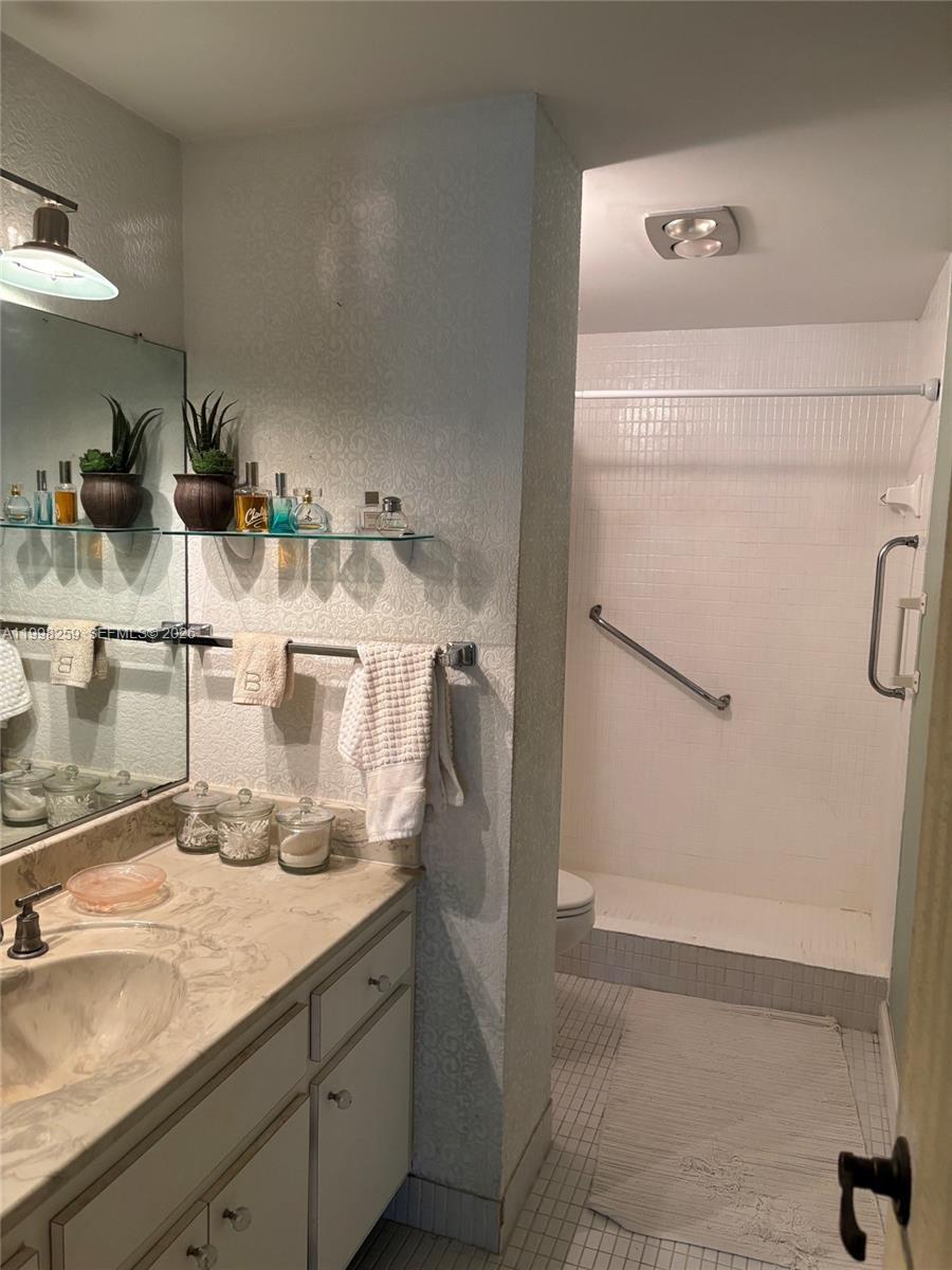 303 2 / 2 1132 sq. ft. $ 2026-04-13 0 Photo