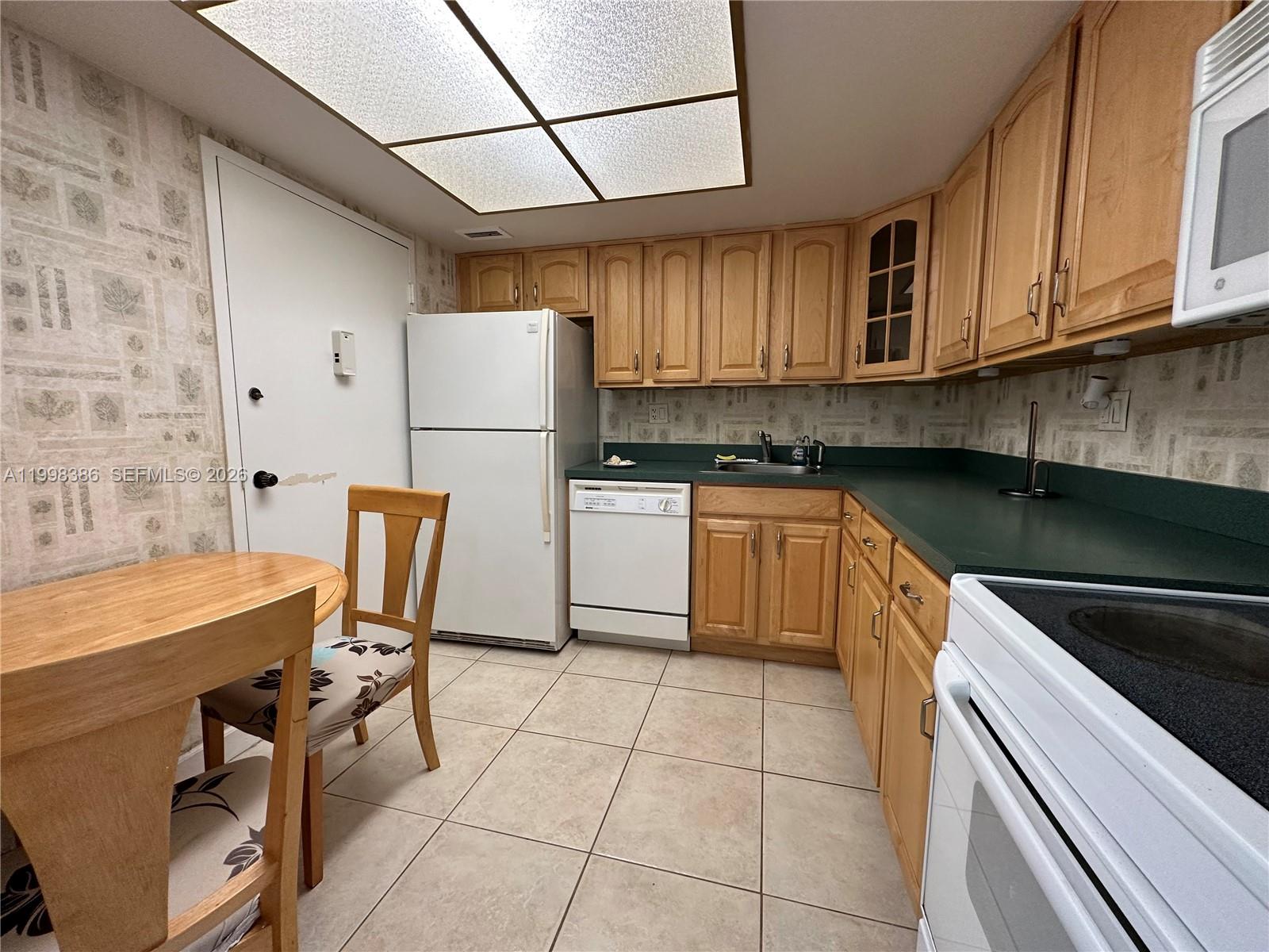 Photo of 3180 Ocean Dr  #621, Hallandale Beach, Florida, 33009 - 