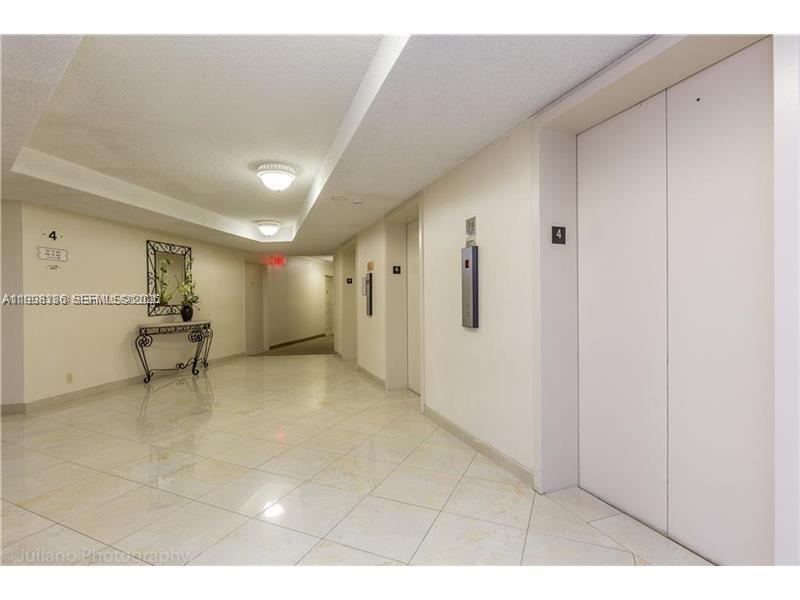 Photo of 3180 Ocean Dr  #621, Hallandale Beach, Florida, 33009 - HALLWAYS