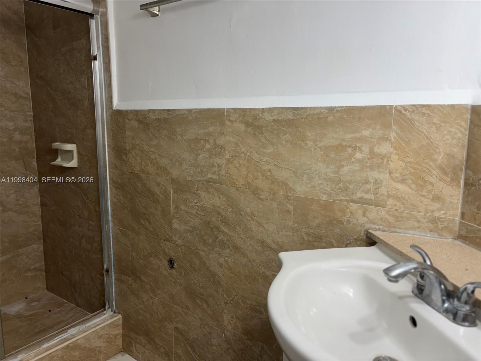 Ver detalles C211 1 / 2 898 sq. ft. $ 2026-05-04 0 foto